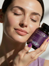 Immunity Booster Matirō tenu par une femme, complément immunité vegan